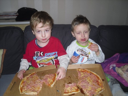 Det er godt med pizza syntes mine elskede sol stråler